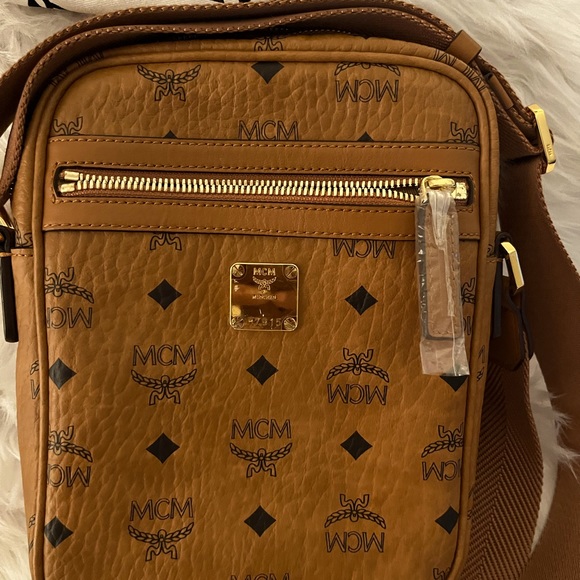 MCM crossbody - Picture 1 of 13